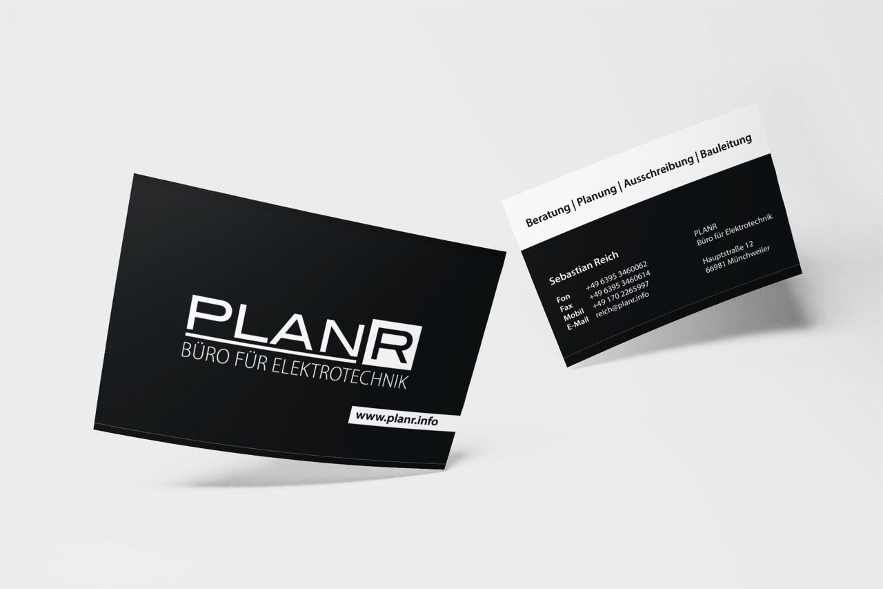 mockup-of-two-horizontal-flyers-floating-on-a-plain-backdrop-1117-el-4 Groß